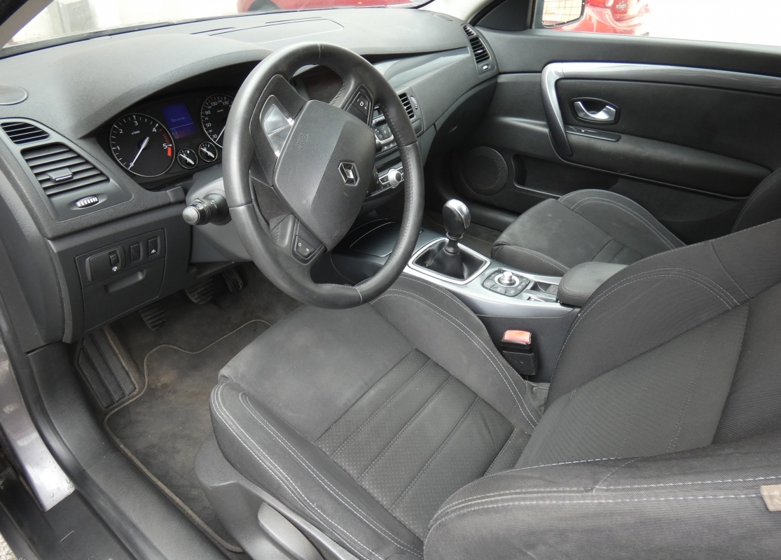 Renault Laguna — 7